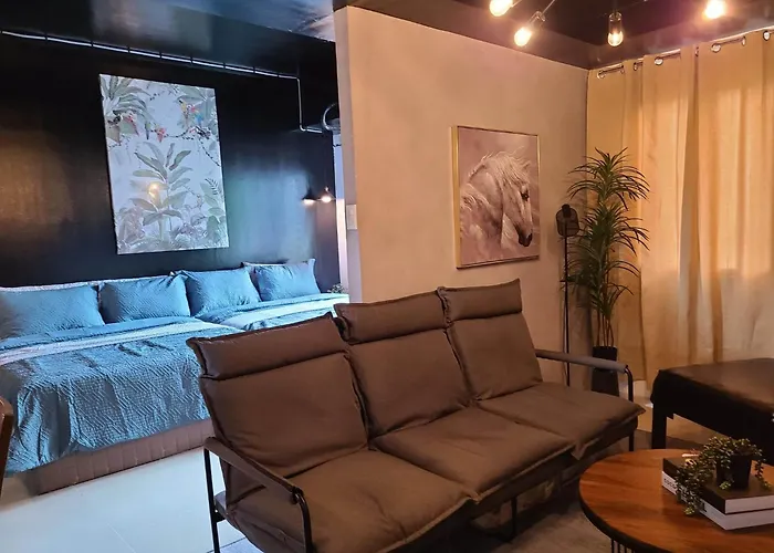 Maxx's Aparthotel Manila